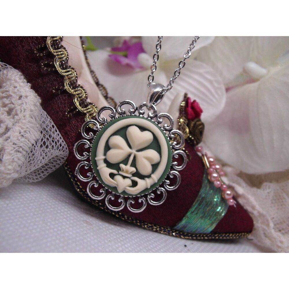 Claddagh Celtic Irish clover Cameo Necklace Pendant Jewelry  Birthday Christmas